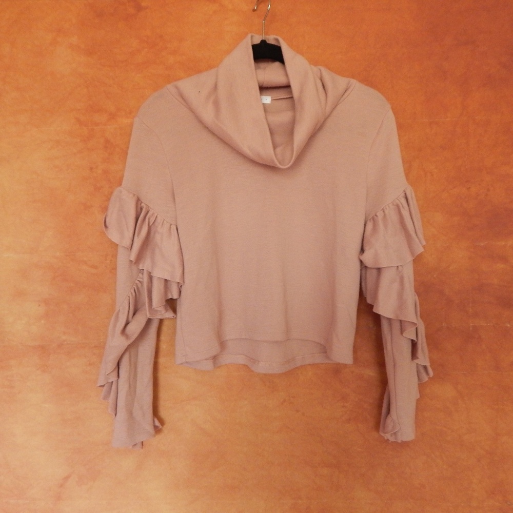Ruffle sleeve top / Leith